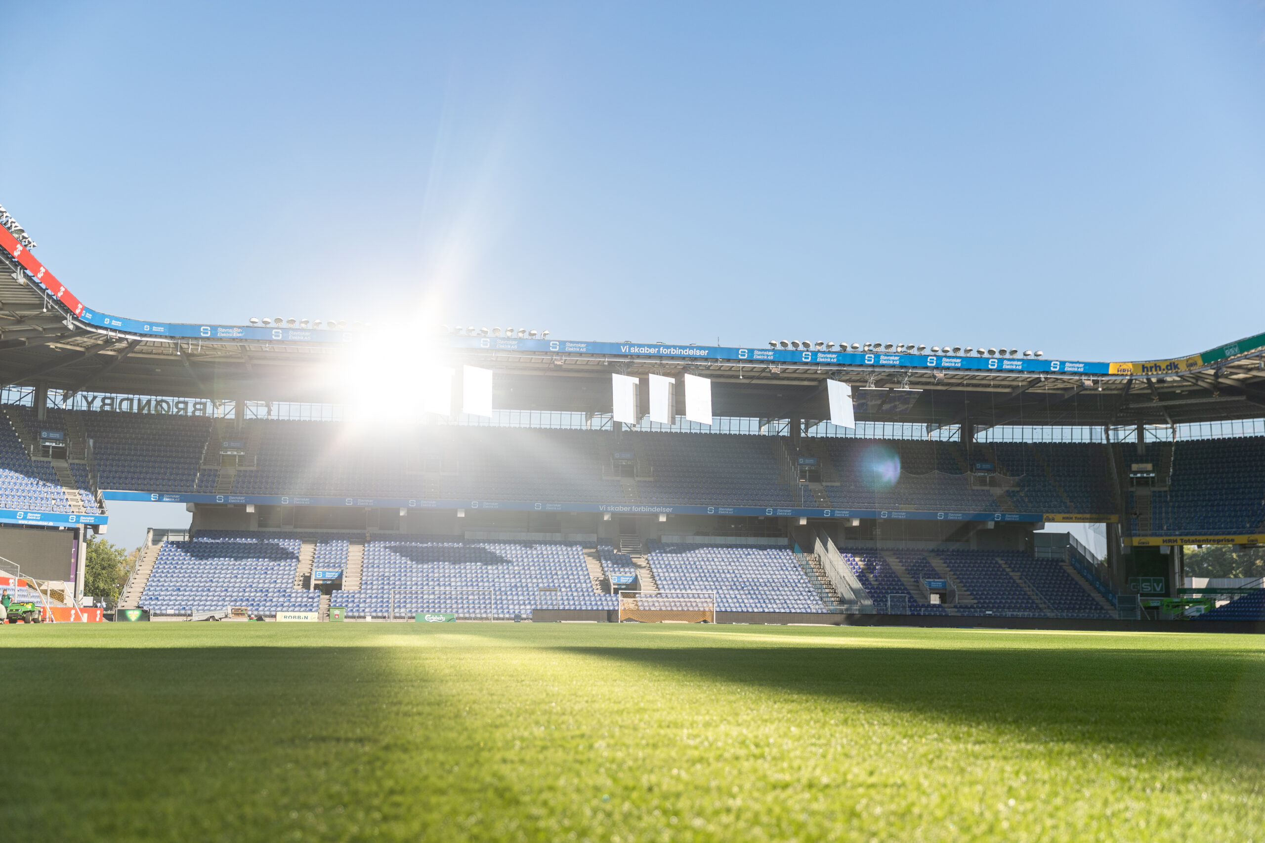 Second Suns spejle installeret på Brøndby Stadion