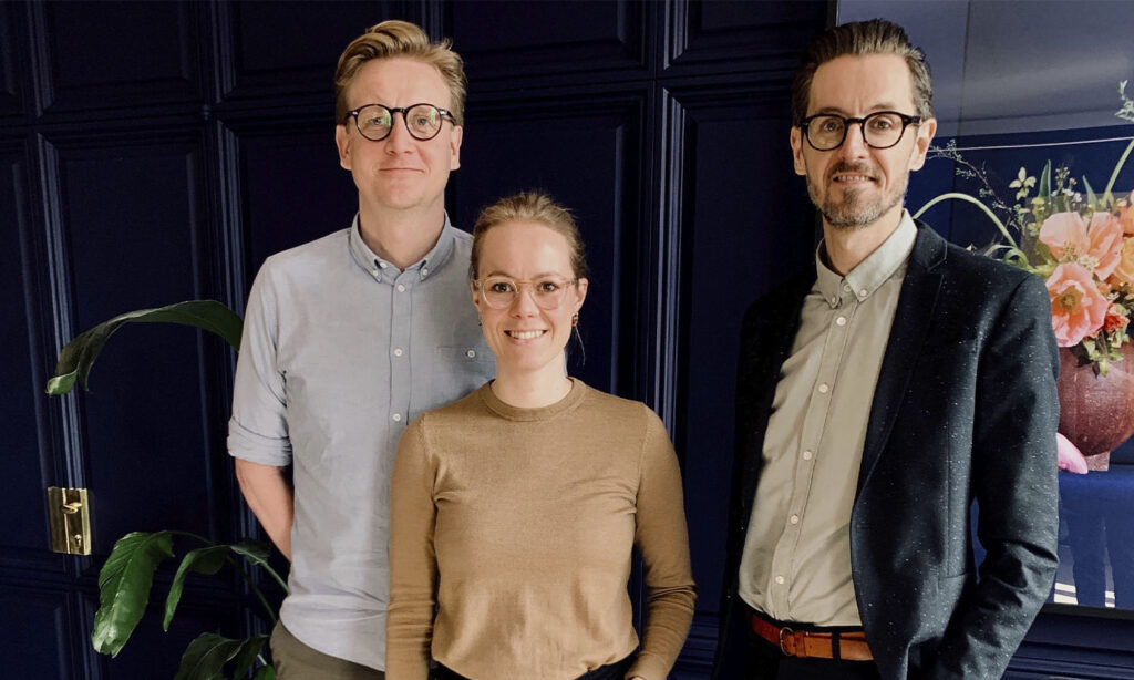 Fra venstre: Sverre Dueholm (CPO og Co-founder af Podimo), Camilla Vangsgaard (Data Project Manager) og Peter Monrad (Head of Design), som sammen lavede WakieWakie, og nu alle er med til at udvikle Podimo.