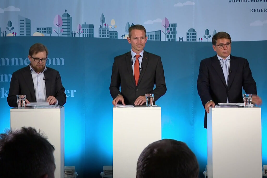 Simon Emil Amitzbøll (LA), Kristian Jensen (V) og Brian Mikkelsen (K) præsenterede onsdag regeringen erhvervs- og iværksætterudspil.